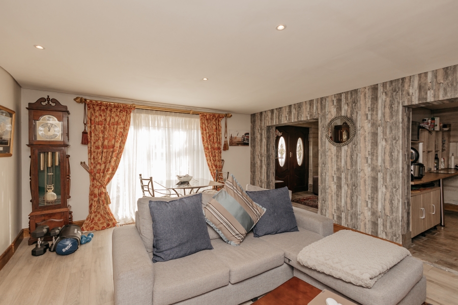 4 Bedroom Property for Sale in Baronetcy Estate Western Cape
